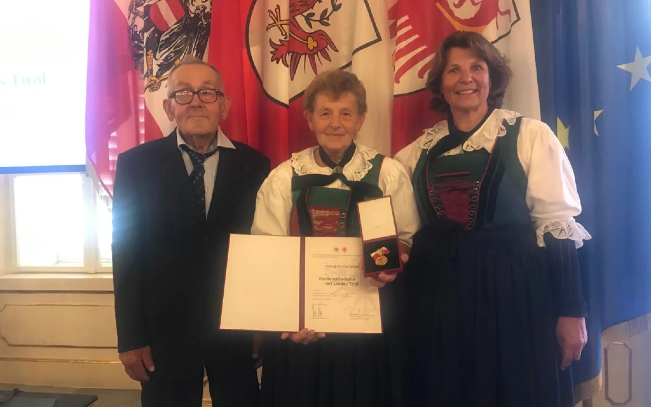 Verdienstmedaille Hedwig.jpg